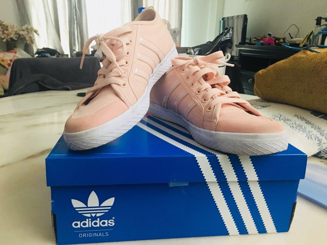 Adidas honey low w top