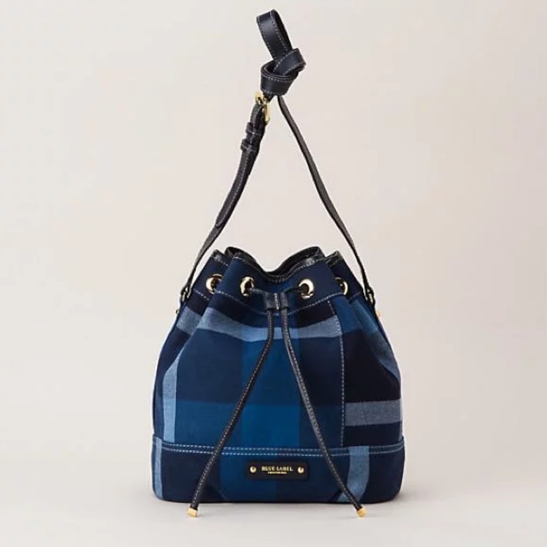 Burberry blue label crestbridge bucket 