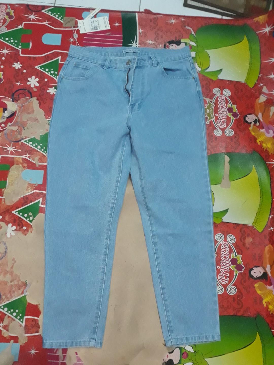 Celana Boyfriend Warna Aqua Atau Light Blue Fesyen Wanita Pakaian Wanita Bawahan Di Carousell