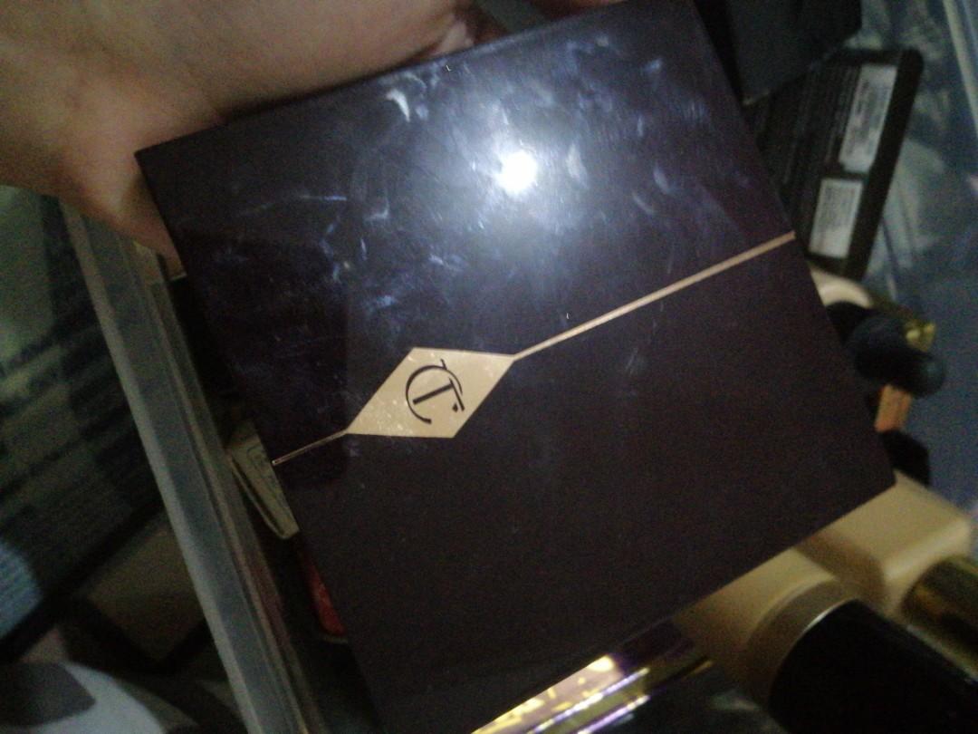 Charlotte Tilbury instant look in a paleyte (Category: Makeup) located in Manila. Submitted by makeup_declutters (Listing ID 214856987, Image 2). Description: Sold out in their website 80%full.