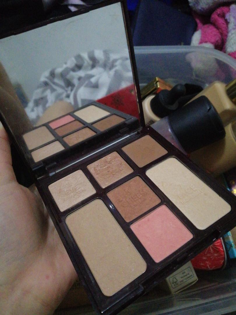 Charlotte Tilbury instant look in a paleyte (Category: Makeup) located in Manila. Submitted by makeup_declutters (Listing ID 214856987, Image 1). Description: Sold out in their website 80%full.