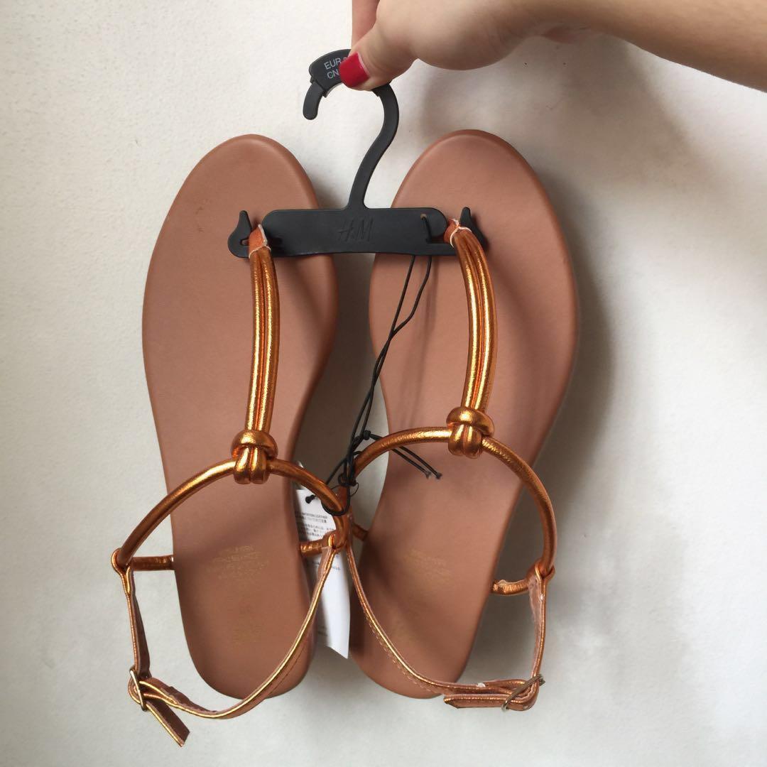 H M Flip Flops Women s Fashion Footwear Slippers and slides on Carousell