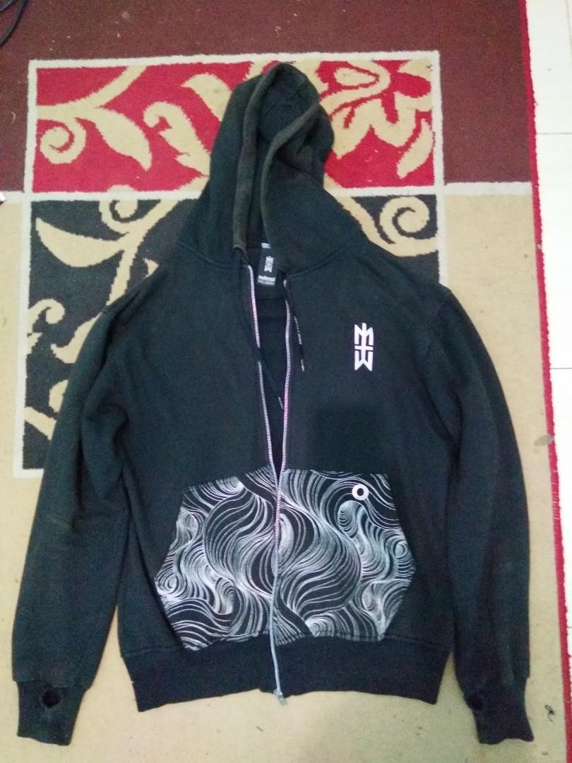 hoodie maternal disaster
