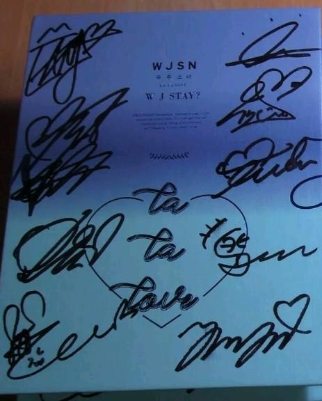 Po Wjsn La La Love Signed Promo Album Entertainment K Wave On Carousell