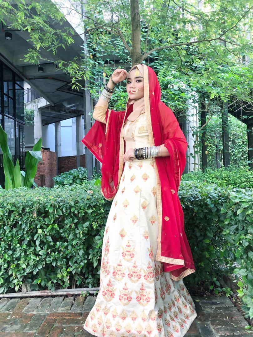 Bollywood deals dress muslimah