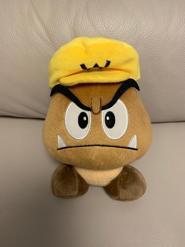 Super Mario 菇系列 - 黃帽惡菇公仔 (9.5吋), 興趣及遊戲, 玩具 & 遊戲類 - Carousell