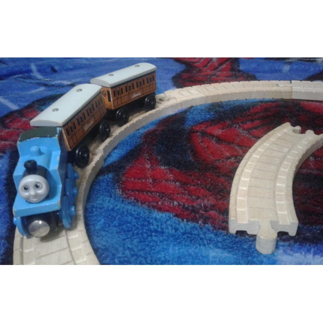 thomas the tank engine tracks and sets