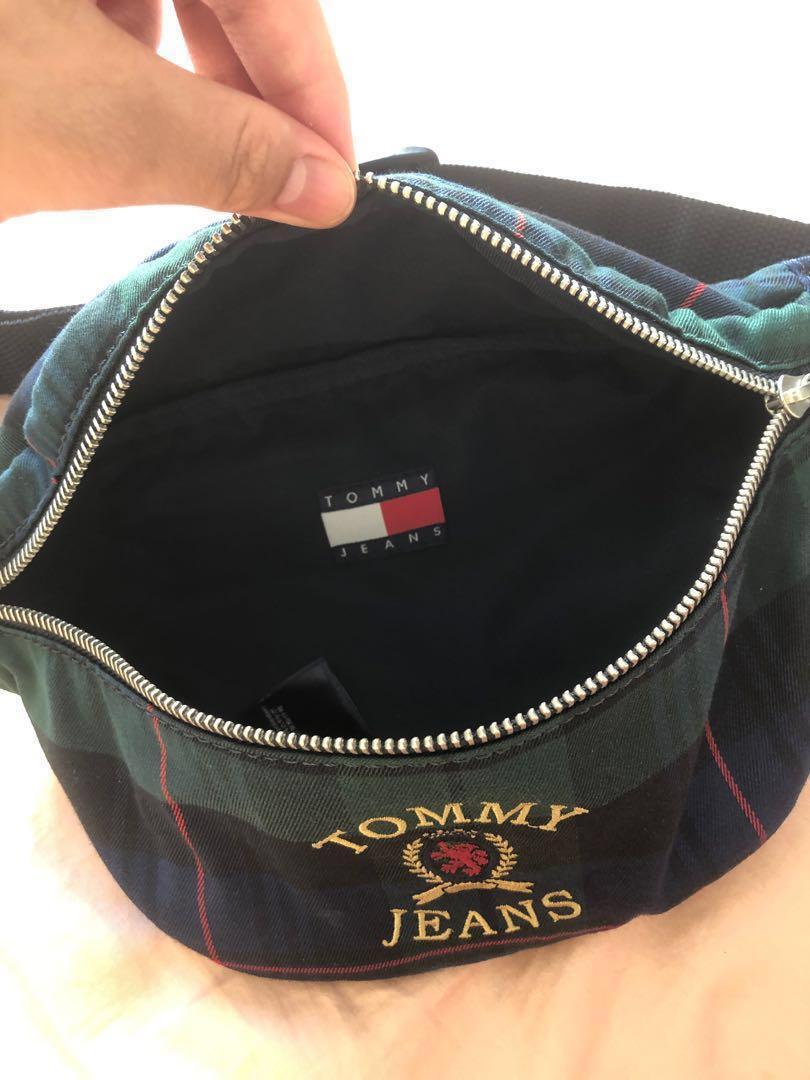tommy jeans crest heritage sling bag