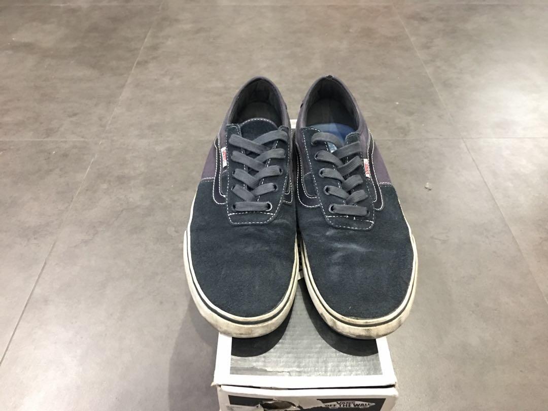 Vans Rowley SPV - Navy/White (Category: Sneakers) located in Makati City. Submitted by nikoooooooooo (Listing ID 214784015, Image 3). Description: Vans Rowley SPV Navy/White VN-ONLINAV US10/UK9/EU43 Used. Good condition. Never used for skateboarding. Selling for ₱1,000.00 RFS: Grew out of them (1 full size smaller now). Meetups: Makati CBD/Ayala Center, BGC Shipping: Buyer's expense (Grab, LBC).