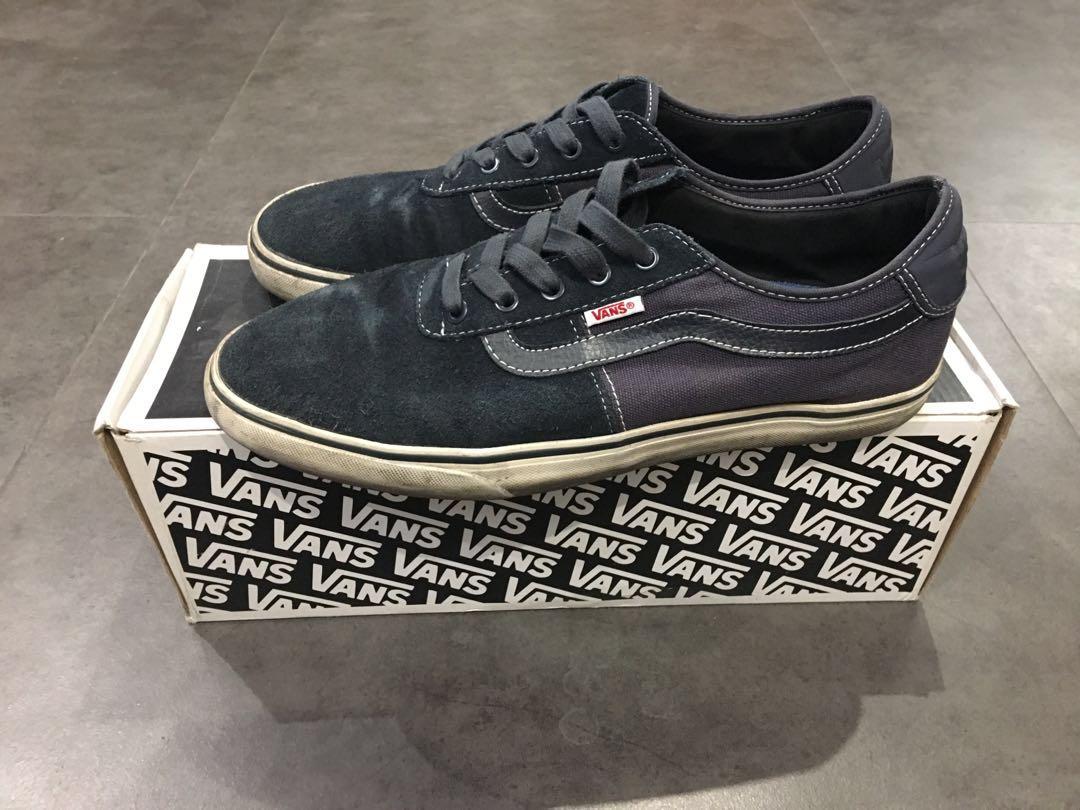 Vans Rowley SPV - Navy/White (Category: Sneakers) located in Makati City. Submitted by nikoooooooooo (Listing ID 214784015, Image 2). Description: Vans Rowley SPV Navy/White VN-ONLINAV US10/UK9/EU43 Used. Good condition. Never used for skateboarding. Selling for ₱1,000.00 RFS: Grew out of them (1 full size smaller now). Meetups: Makati CBD/Ayala Center, BGC Shipping: Buyer's expense (Grab, LBC).