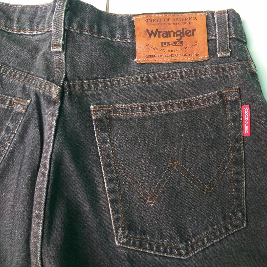 Wrangler usa - Wrangler jeans - celana jeans Wrangler, Fesyen Pria, Pakaian  , Bawahan di Carousell