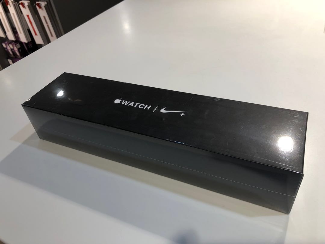 Wts Bnib Apple Watch Series 4 44mm Nike Edition With Black Sports Loop Electronics Others On Carousell