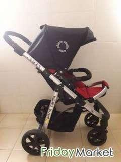 Almost brand new stroller with carseat for new born