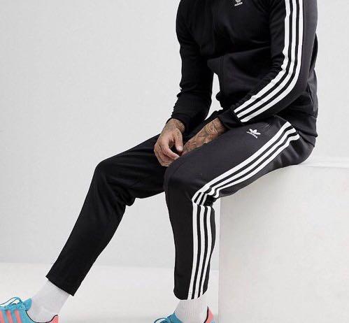 what to wear with black adidas joggers