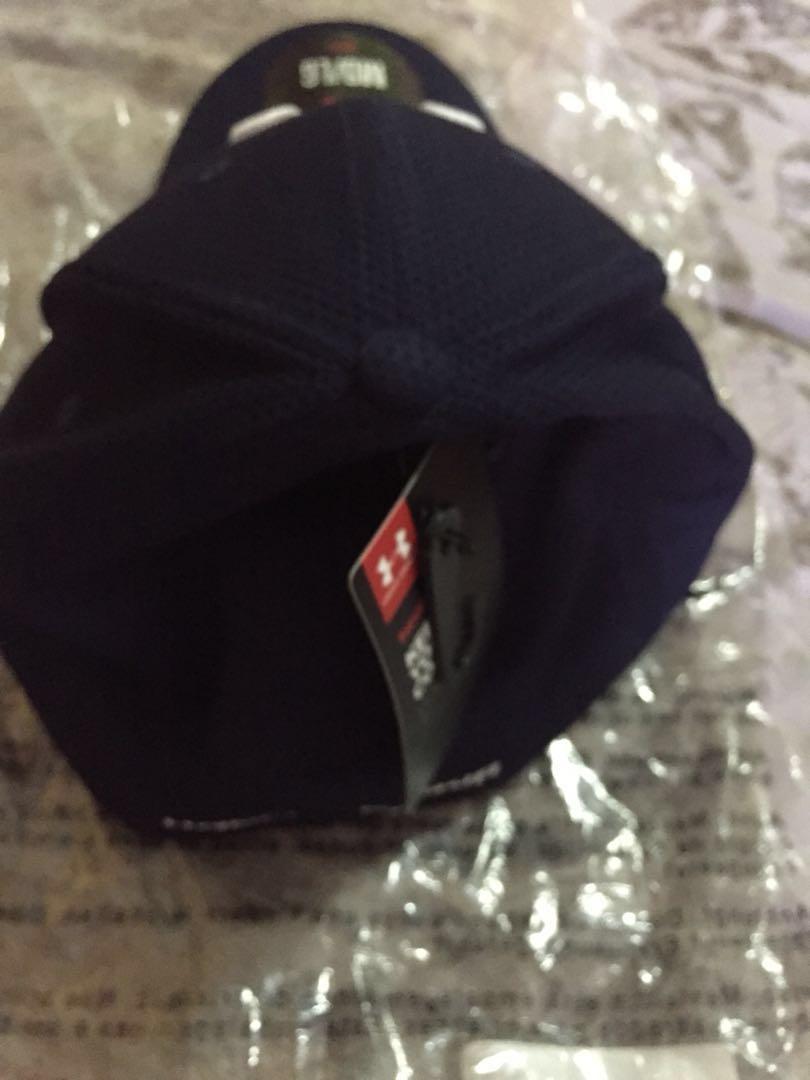 Authentic Cap (Category: Caps & Hats) located in Singapore. Submitted by simplyfe (Listing ID 213837020, Image 2). Description: Brand: Under Armour.