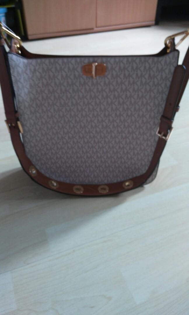 Bn. Authentic MK michael kors sullivan messenger bag, Luxury, Bags