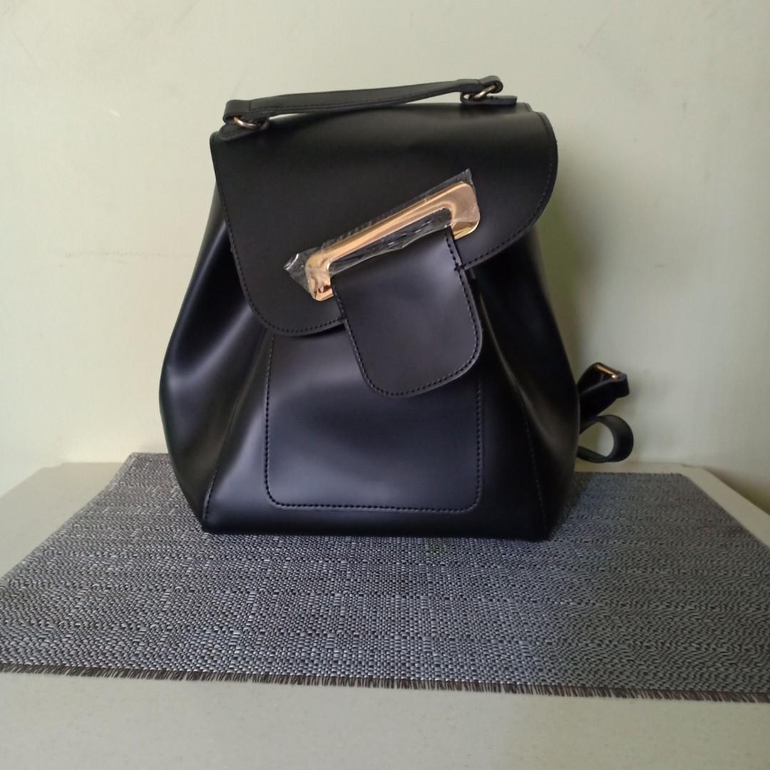 BLACK PARISIAN BACKPACK