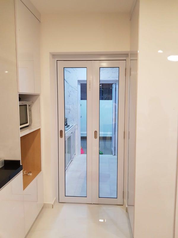 Heavy Duty Bifold Door W O Bottom Track Home Services