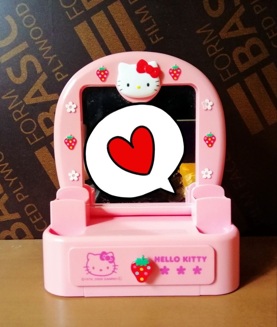 Hello Kitty Makeup Table Toy Mainan Game Action Figures