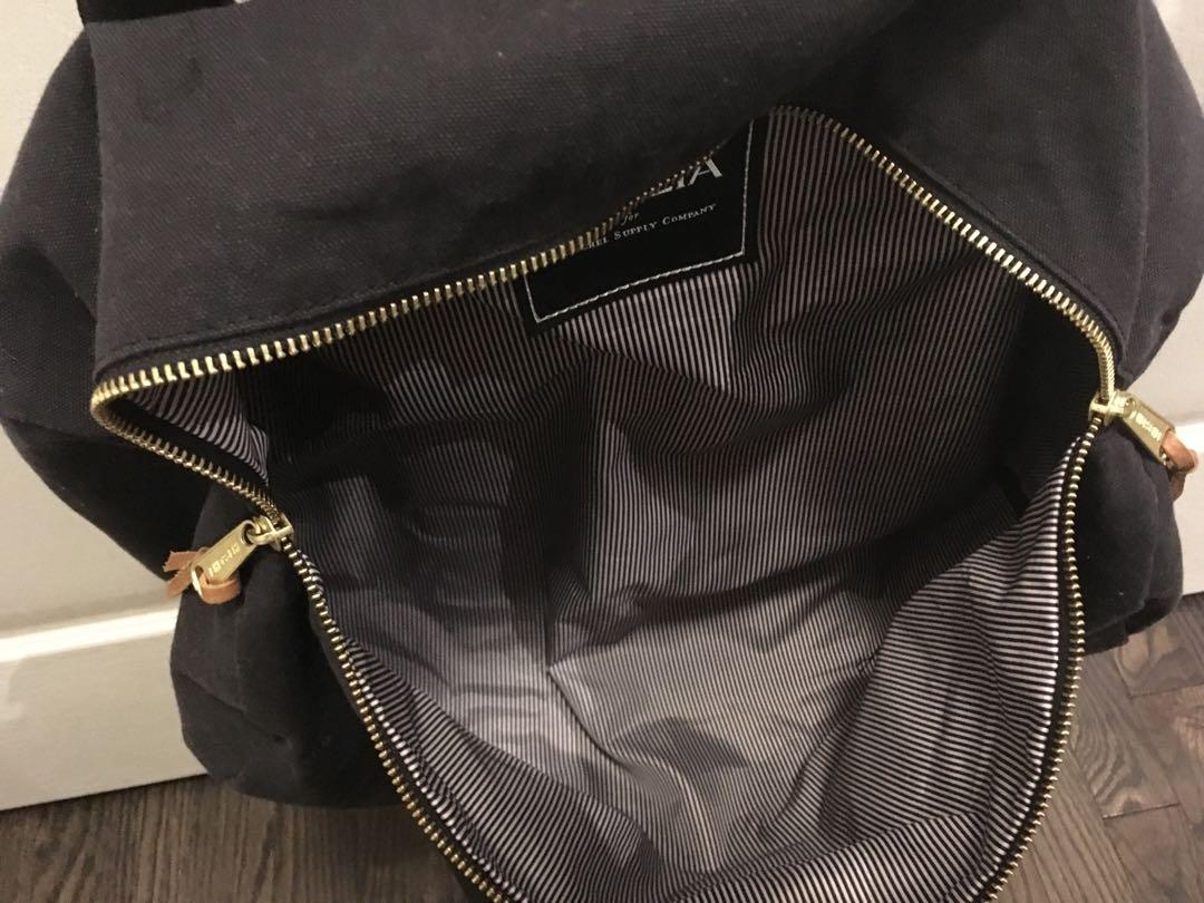 aritzia duffle bag