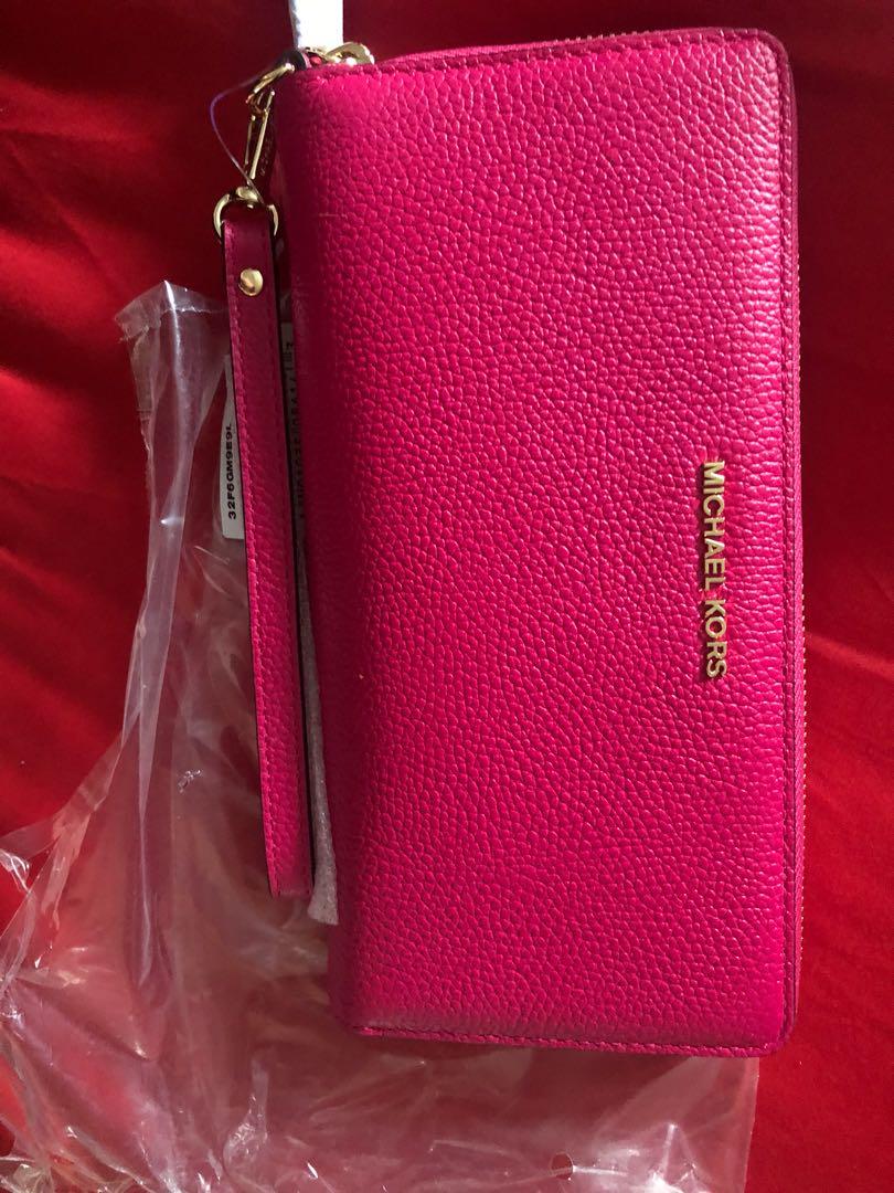 Dark pink wallet top