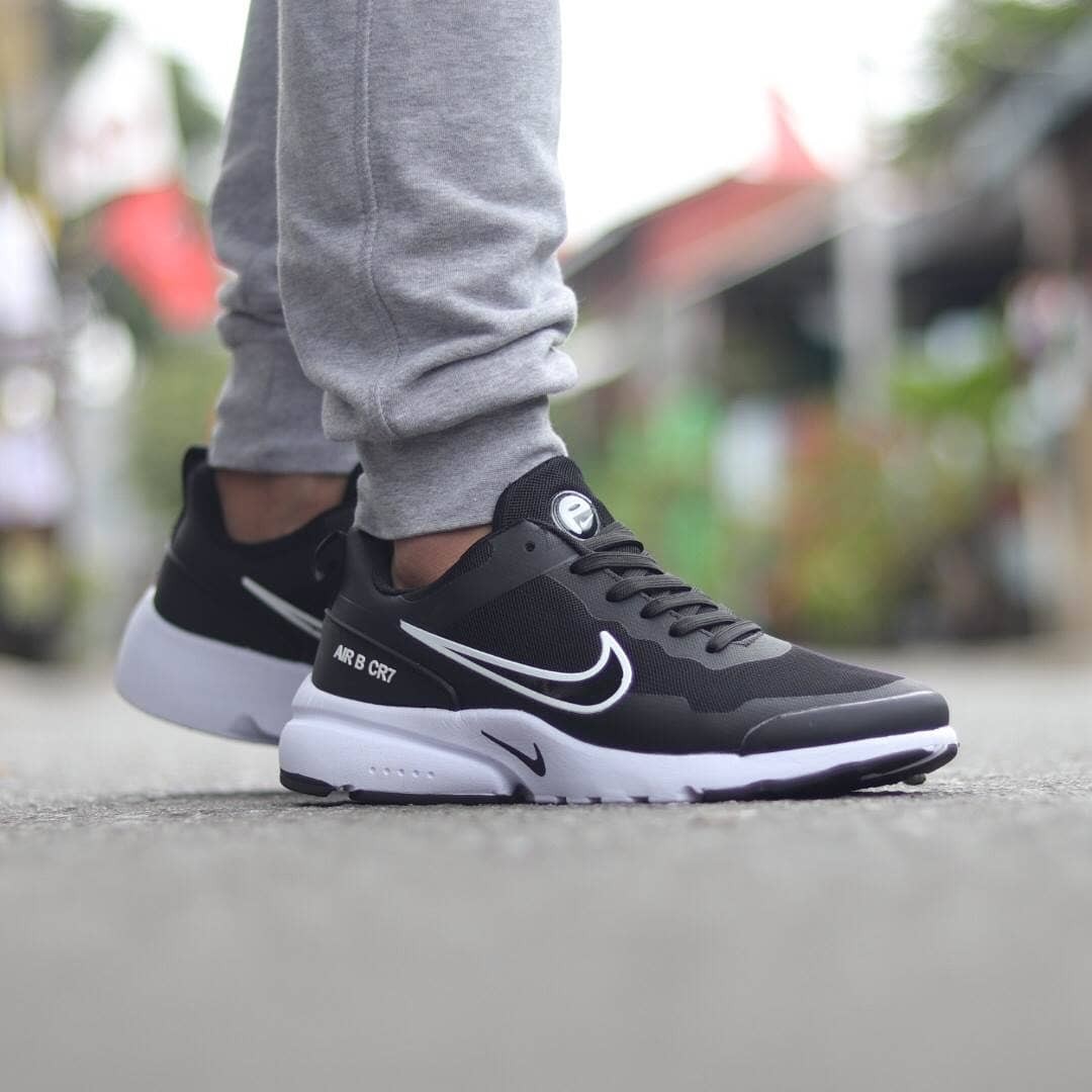 SEPATU NIKE AIR CR7 Fesyen Pria Sepatu Sneakers di Carousell