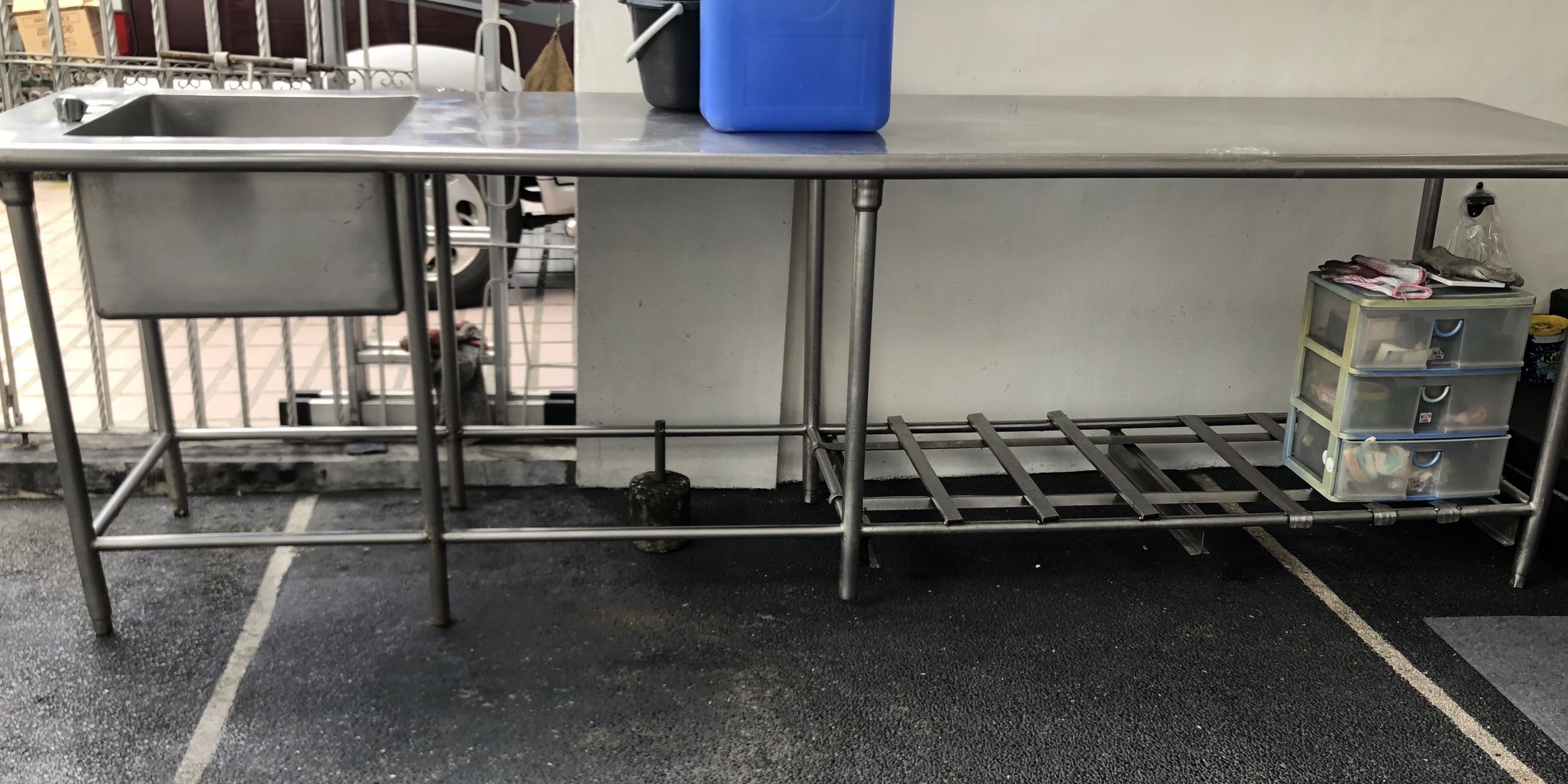 Stainless Preparation Table With Sink