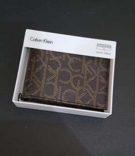 Bnew CALVIN KLEIN Classic Leather Billfold Mens Wallet, Brown