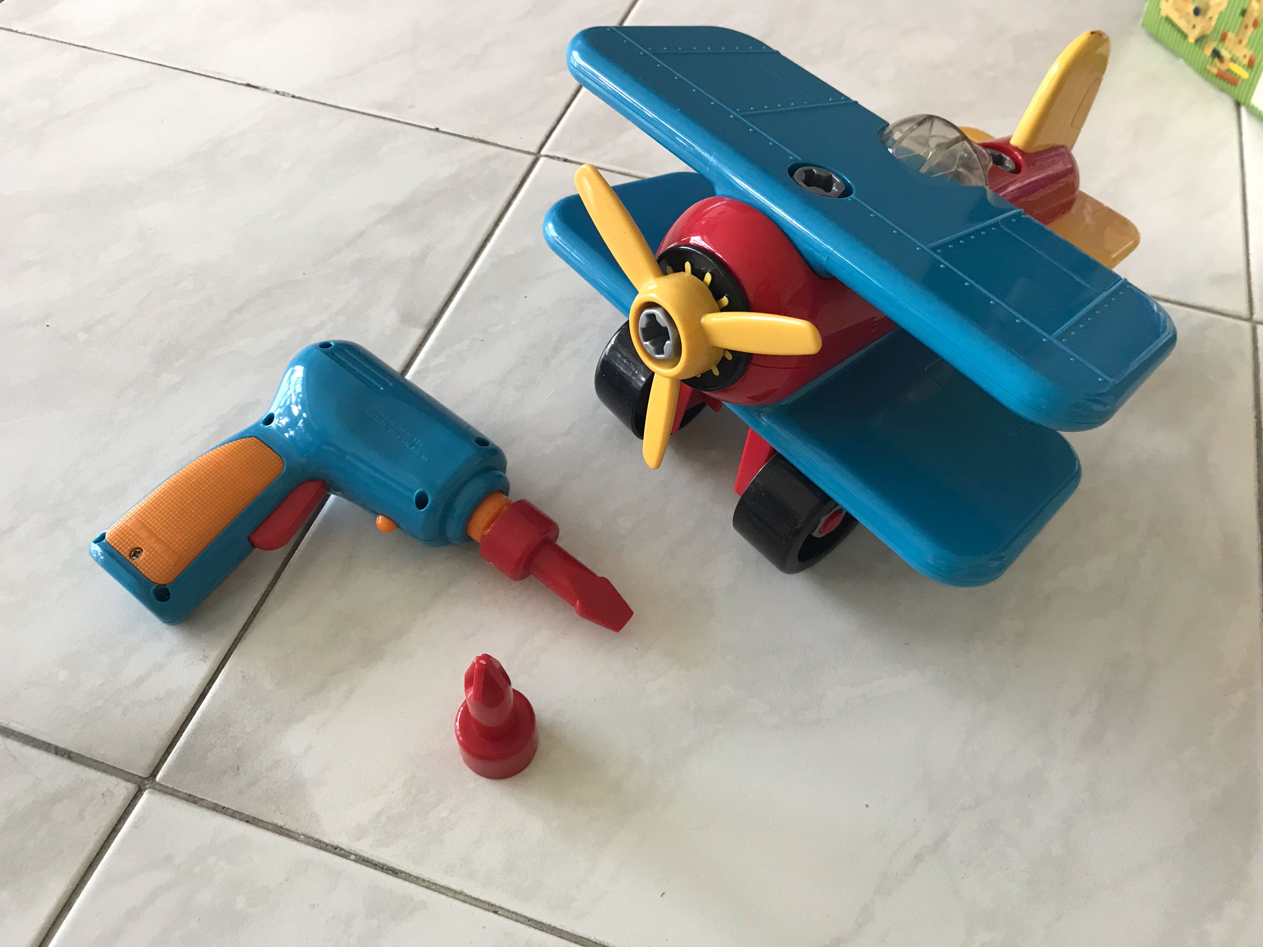 battat airplane toy