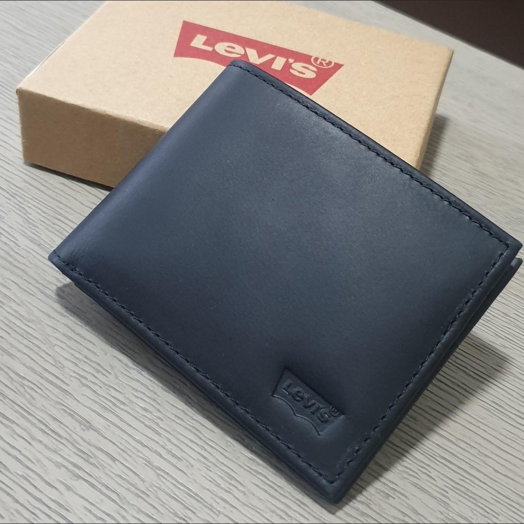 levis wallet black