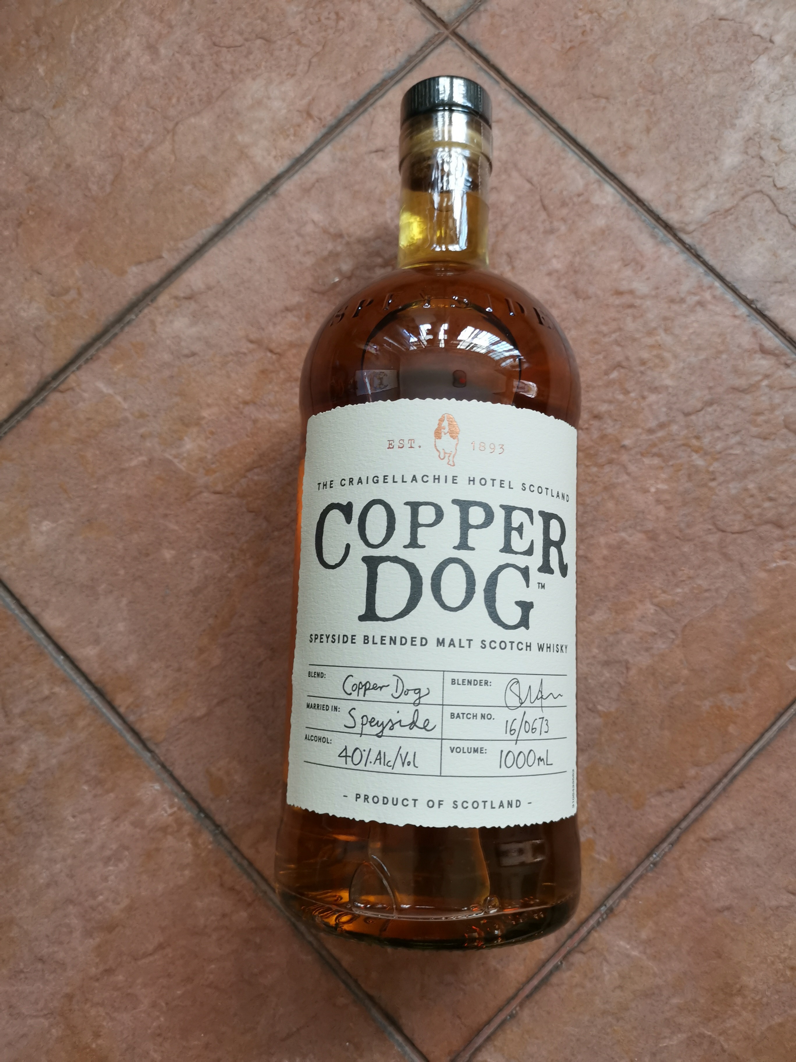 COPPER DOG SCOTCH WHISKY 1L, Food & Drinks, Alcoholic Beverages on