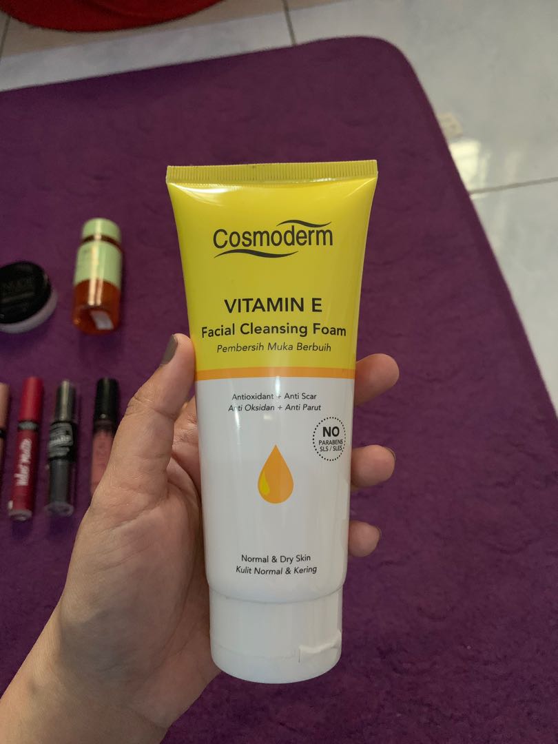 kebaikan cosmoderm vitamin e facial cleansing foam