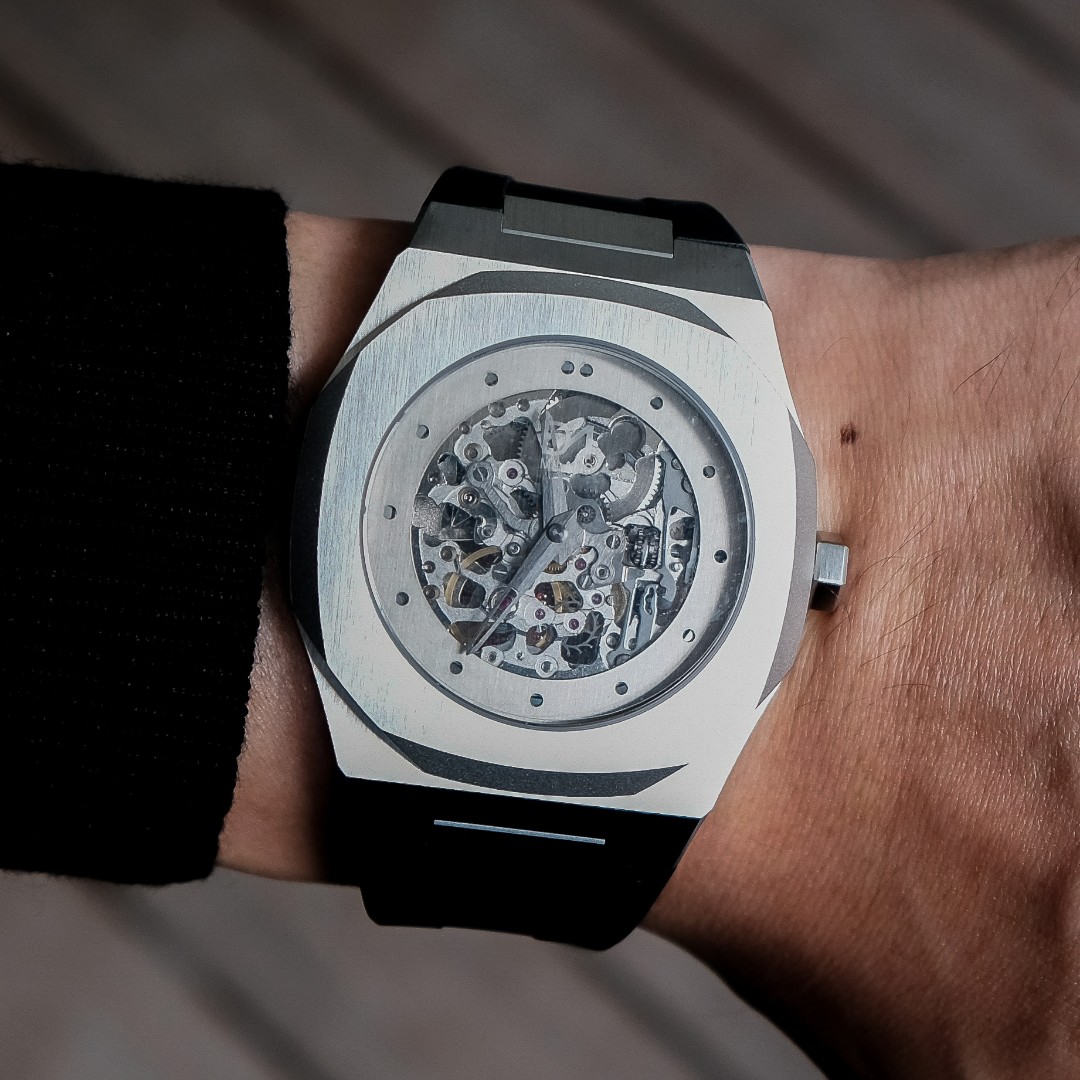 PRICE REDUCED D1 Milano A SK01 Mechanical Men s Watch Mobile