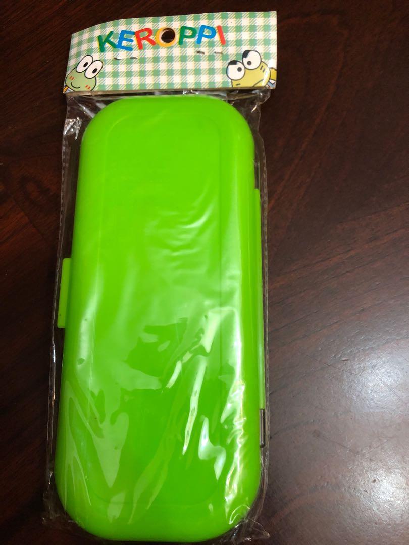 Keroppi Utensils set for kids (Category: Dinnerware & Cutlery) located in Pasig City. Submitted by seconds4pas (Listing ID 215129830, Image 2). Description: Decluttering Kitchen cleaning Never used just stored.