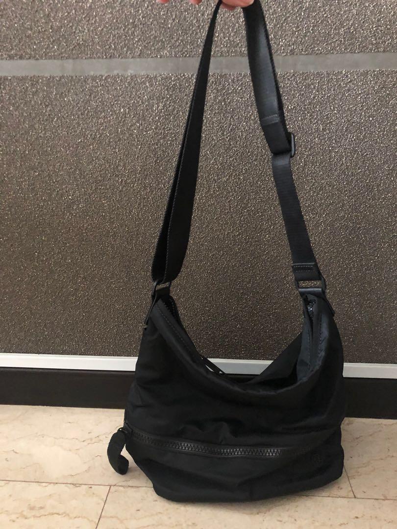 Lululemon sling bag ( preloved), Women 