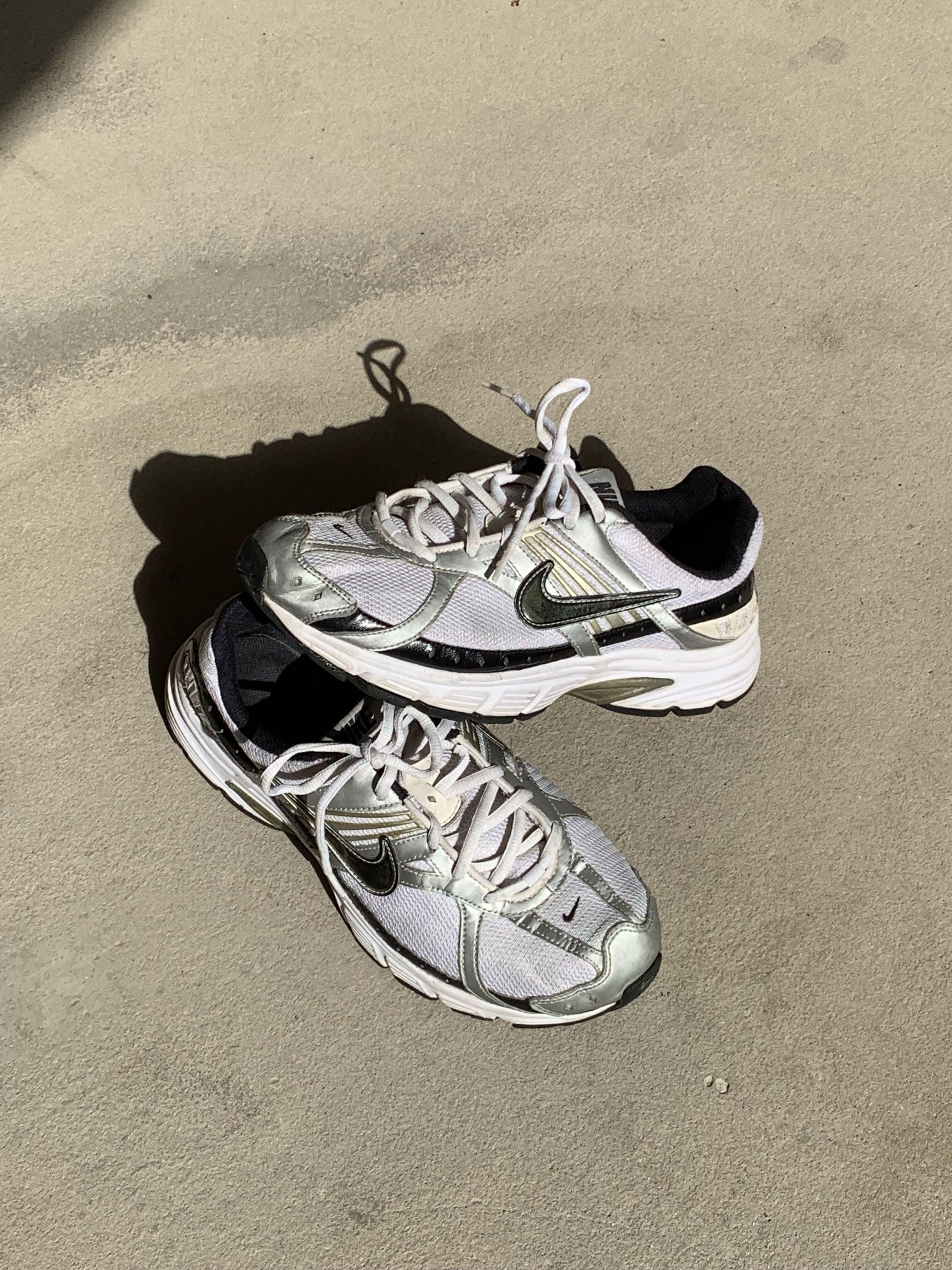 NIKE Downshifter I I, Men's Fashion, Footwear, Sneakers on Carousell