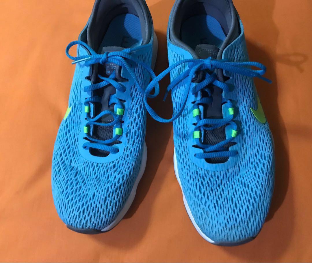 Nike Zoom Fit Training Shoes (Category: Sneakers) located in Manila. Submitted by sol4nier (Listing ID 197091218, Image 2). Description: (DISCOUNTED PRICE) Gently used. Used less than 10x. Slight heel drag. Faded tag. Size is actually US 8.5 RFS: decluttering.