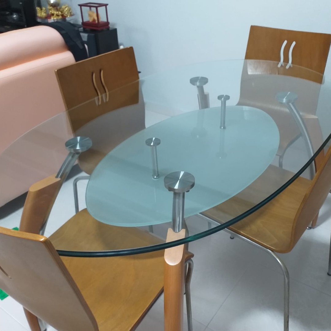 Oval Shape Dining Table