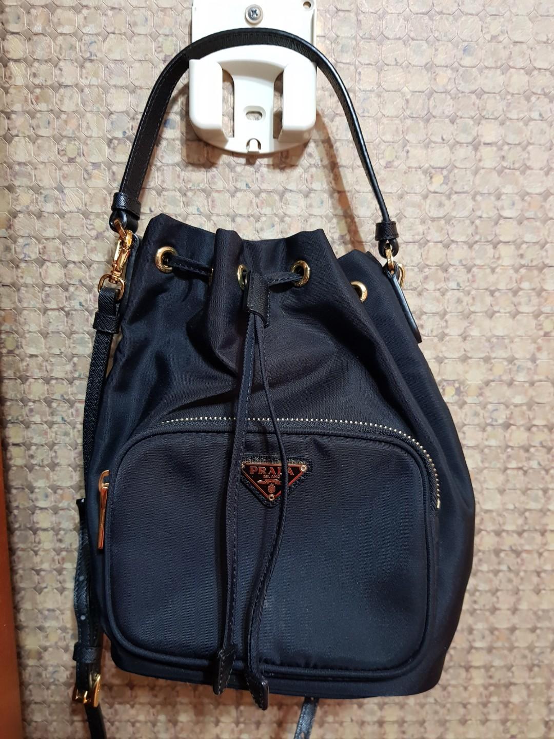 Tessuto hotsell bucket bag
