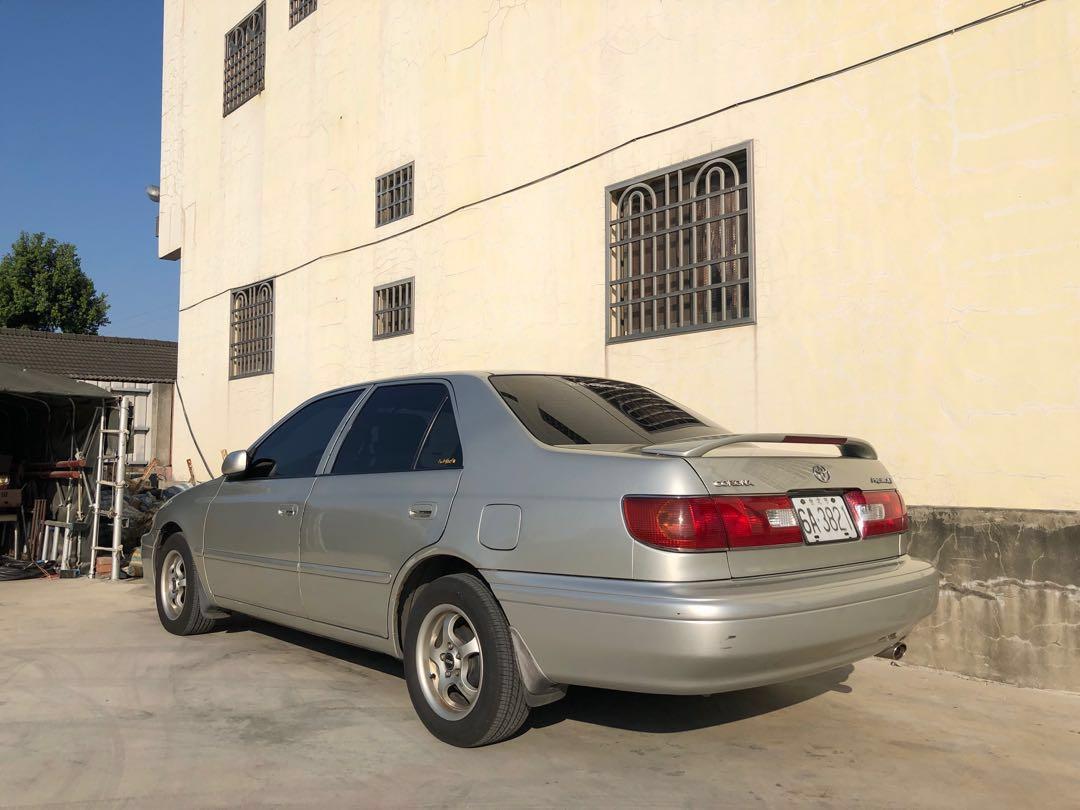 Toyota premio 2000