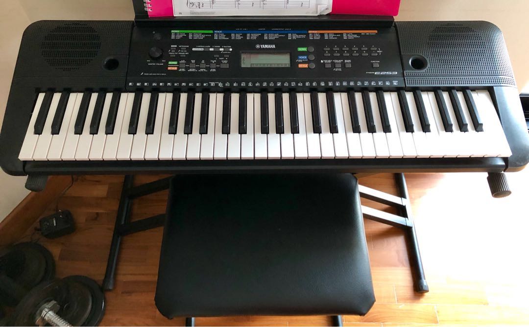 Yamaha Keyboard PSR E253, Hobbies & Toys, Music & Media, Musical