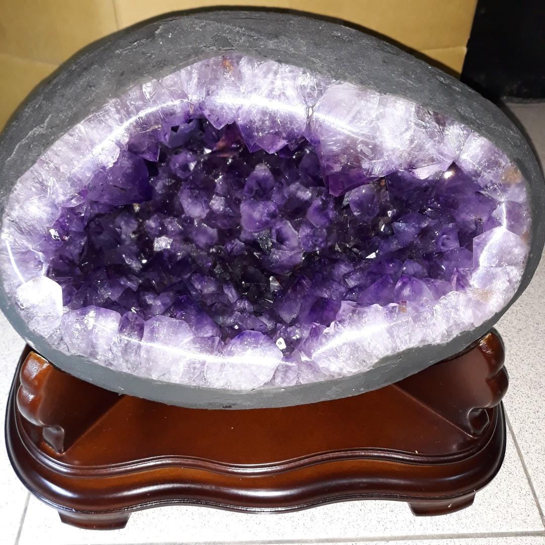 巴西紫水晶圓洞12 1kg 紫晶洞 招財 開店 投資業務 開店 財源廣進 送禮 紫晶片 送朋友 聚財 紫水晶洞 古董收藏 收藏品在旋轉拍賣