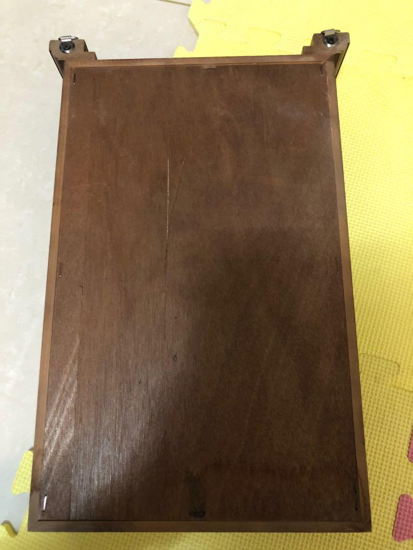 由 best0106wishes (刊登 ID 212989822，圖片 3) 提交，位於 台北市 (Taipei) 的 壁掛鑰匙盒 (類別：書櫃、櫃子)，說明：40x26x6公分！約8成新。