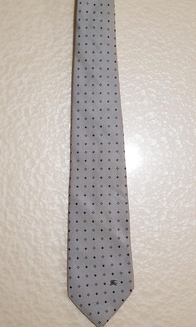 burberry tie yellow