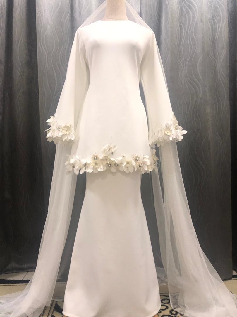 white baju kurung wedding