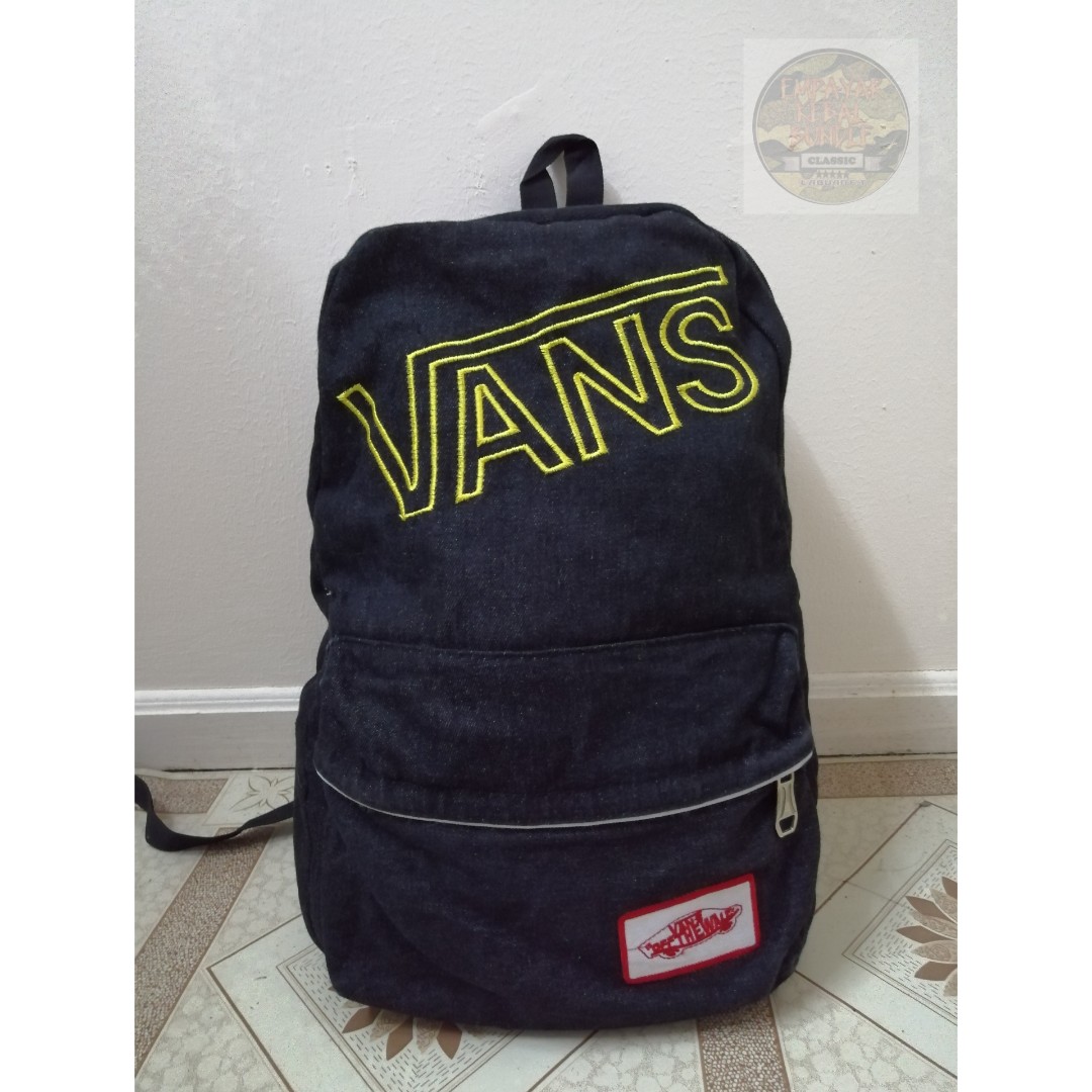Custom backpack vans store