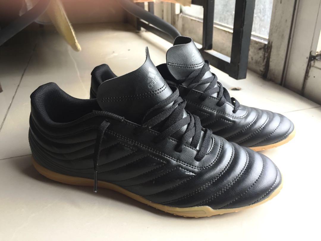Adidas kasut futsal Getaran
