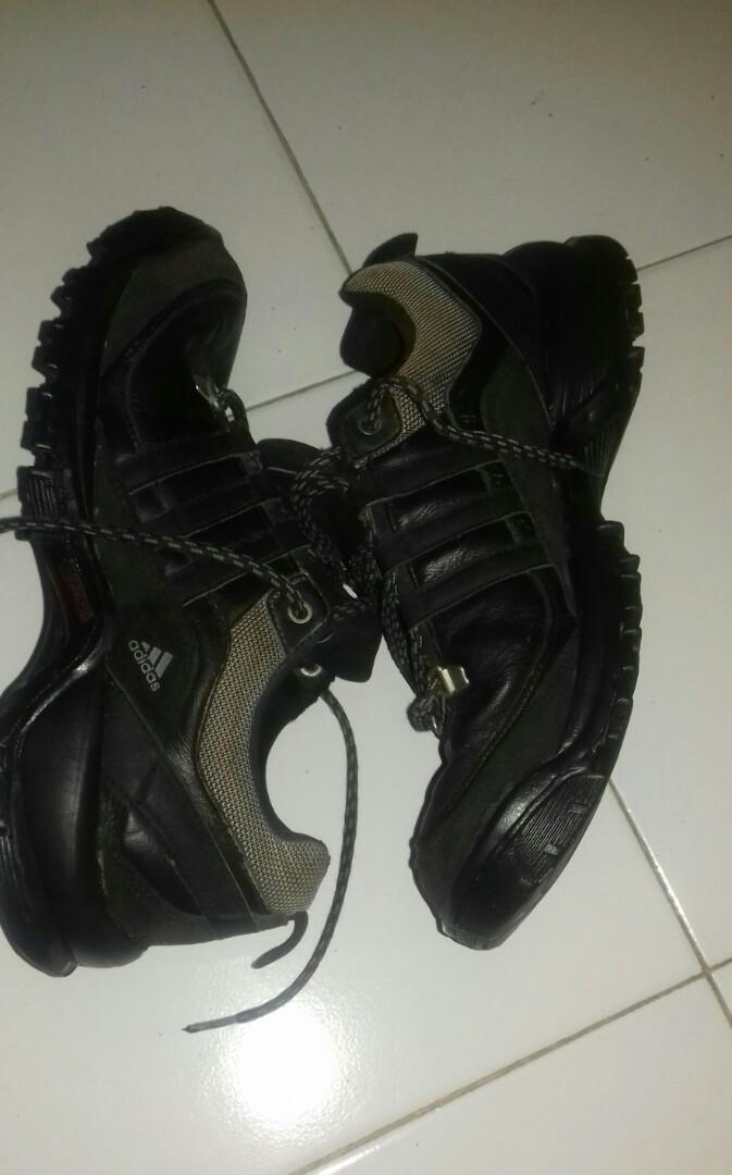 Adidas traxion harga Clearance