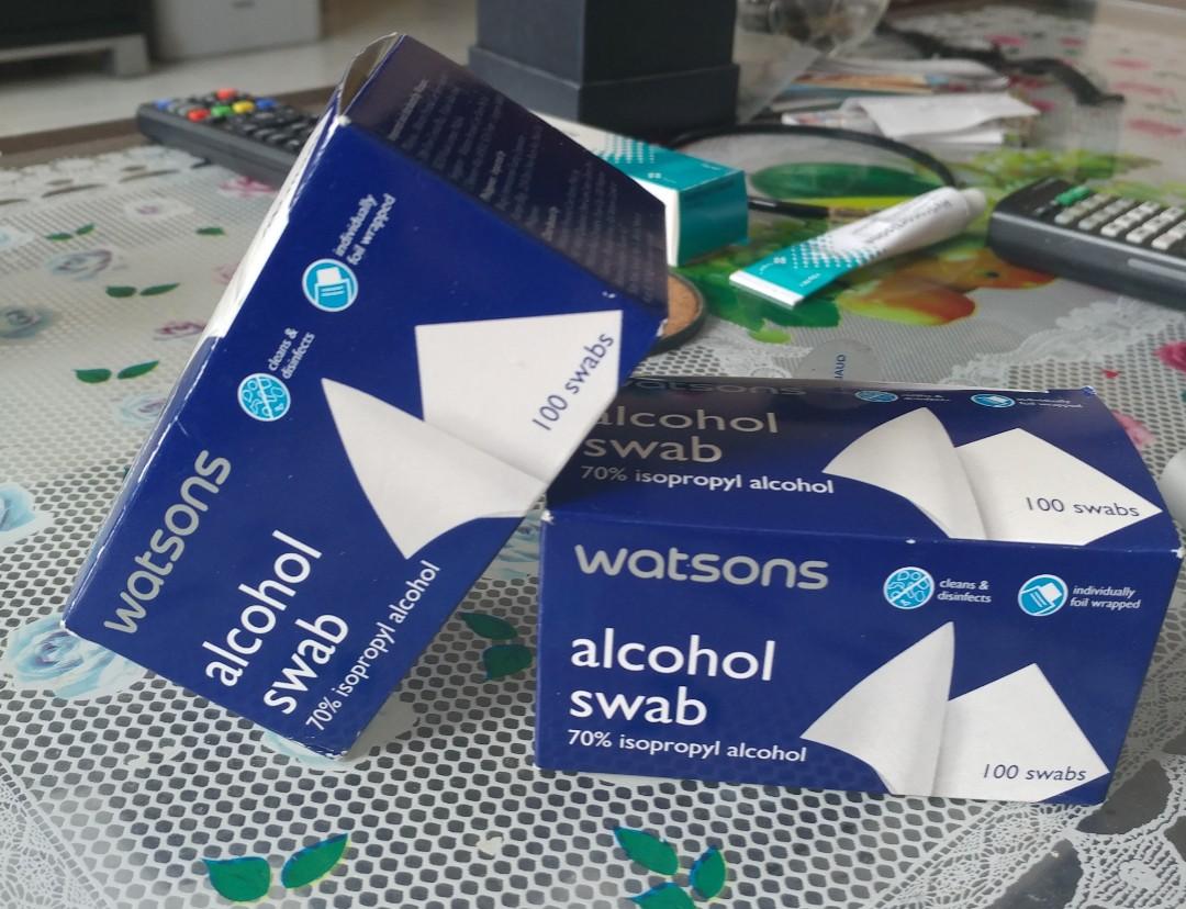 Alcohol swab outlet for wound