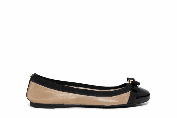 Authentic michael kors dixie flats Women s Fashion Footwear